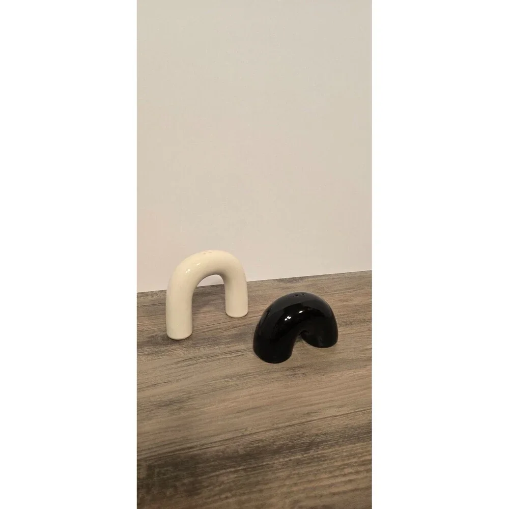 Salt Pepper Shakers Black White Arches. NEW Set Of 2.